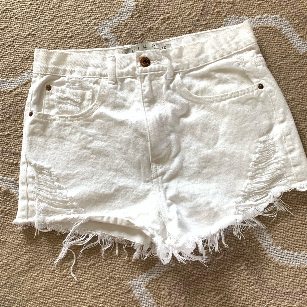 Denim&Co White High Rise Distressed Cut Off Shorts